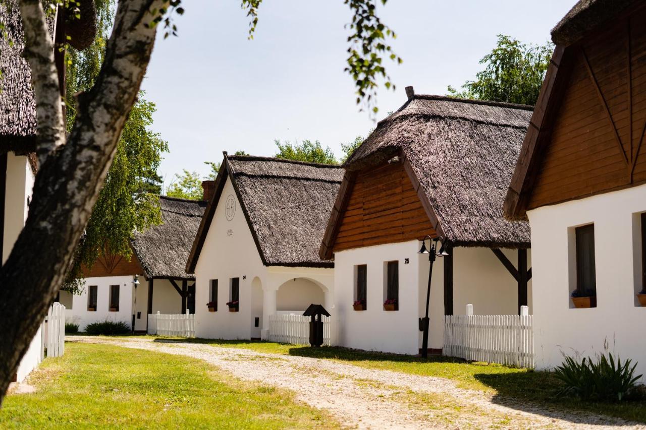 Bohém Birtok és Csárda Hotel Zamárdi Exterior foto