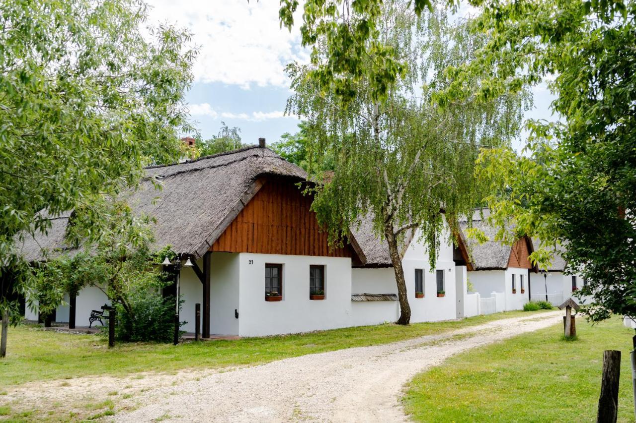 Bohém Birtok és Csárda Hotel Zamárdi Exterior foto