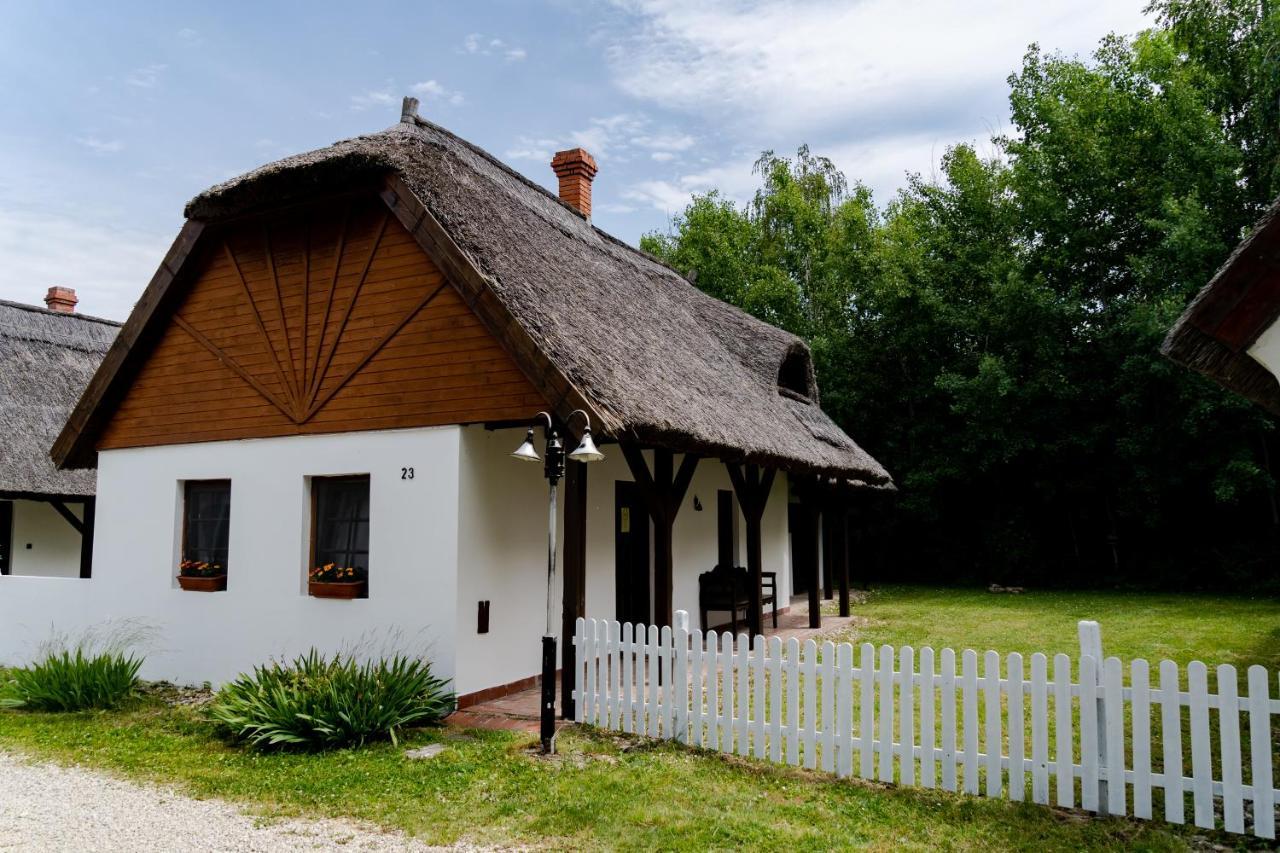 Bohém Birtok és Csárda Hotel Zamárdi Exterior foto