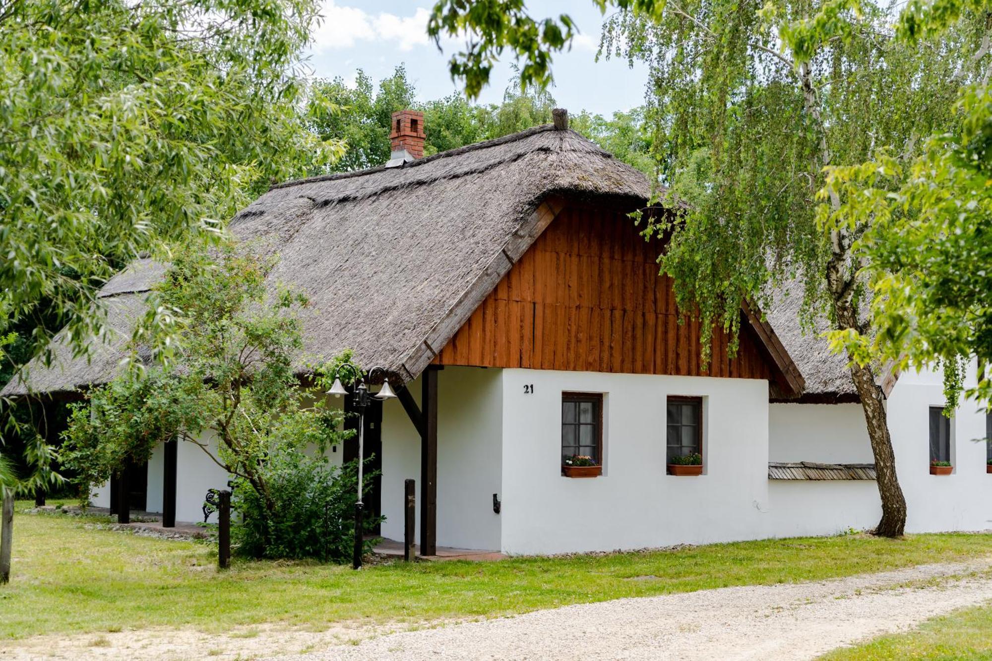 Bohém Birtok és Csárda Hotel Zamárdi Exterior foto
