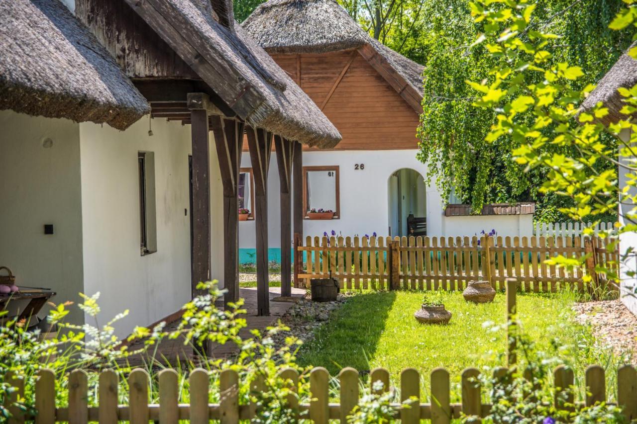 Bohém Birtok és Csárda Hotel Zamárdi Exterior foto